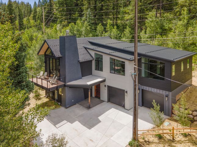 Hotel Minturn managed Airbnb listing 3