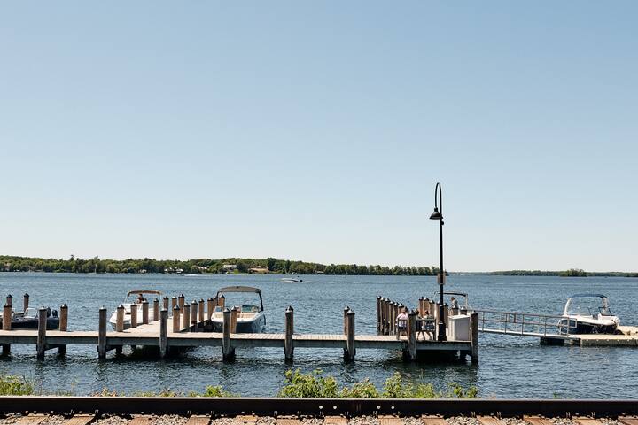NEW! Luxury Apartment in heart of Downtown Wayzata gallery image 2