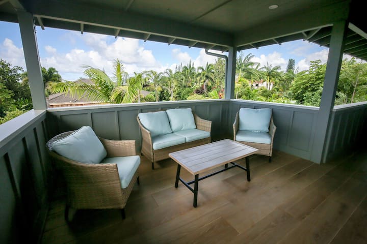 Queens Bath House, 100 steps to Trailhead gallery image 3