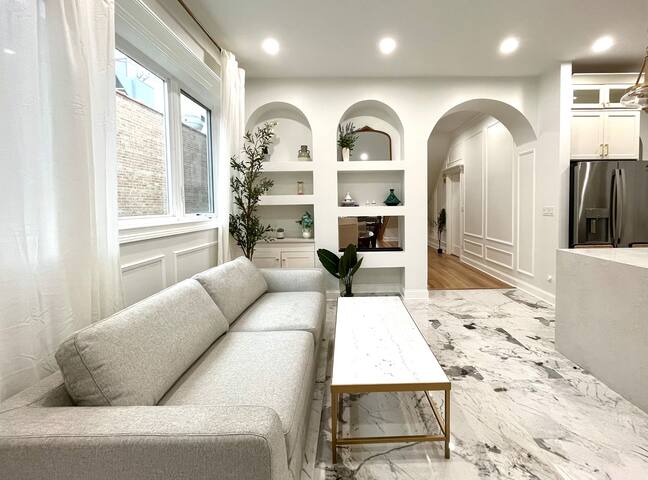 Lux LoganHouse w/garage, Sleeps 12, & rooftop deck gallery image 3