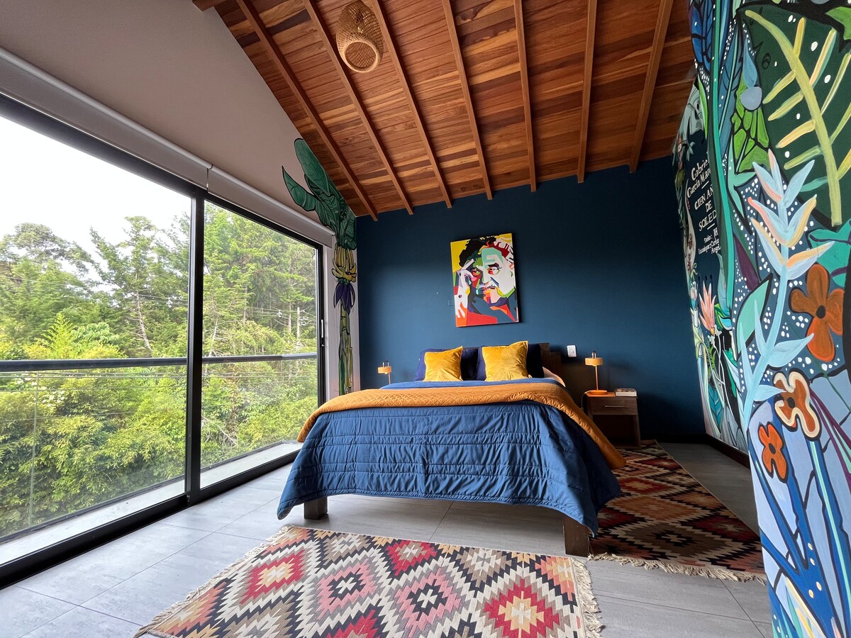 חדר גבריאל גרסיה מארקס, לא יותר ולא פחות, פרס הנובל שלנו לספרות. במרחב הזה רצינו להנציח את עבודת הבדידות בת 100 השנים שלו. 
התעוררנו שוב לחיים במאוריציוס בבל ורנטה רמדיוס