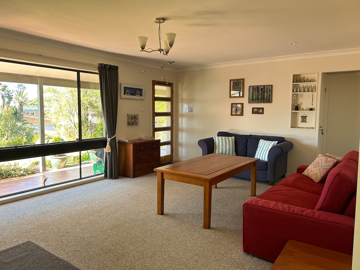 Top Airbnb: - Serenity Retreat - (Pets, Wi-Fi & Linen) in Vincentia