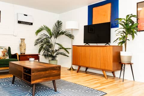 Top performing Airbnb: Private Entry Mid-Century Apartment With Hot Tub in Congress Park
