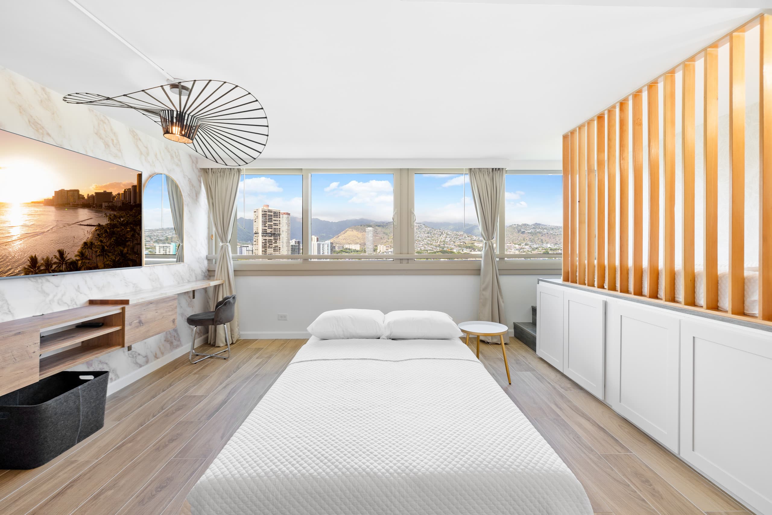 Condo in Honolulu · ★4.94 · 1 bedroom · 3 beds · 1 private bath - Image 21