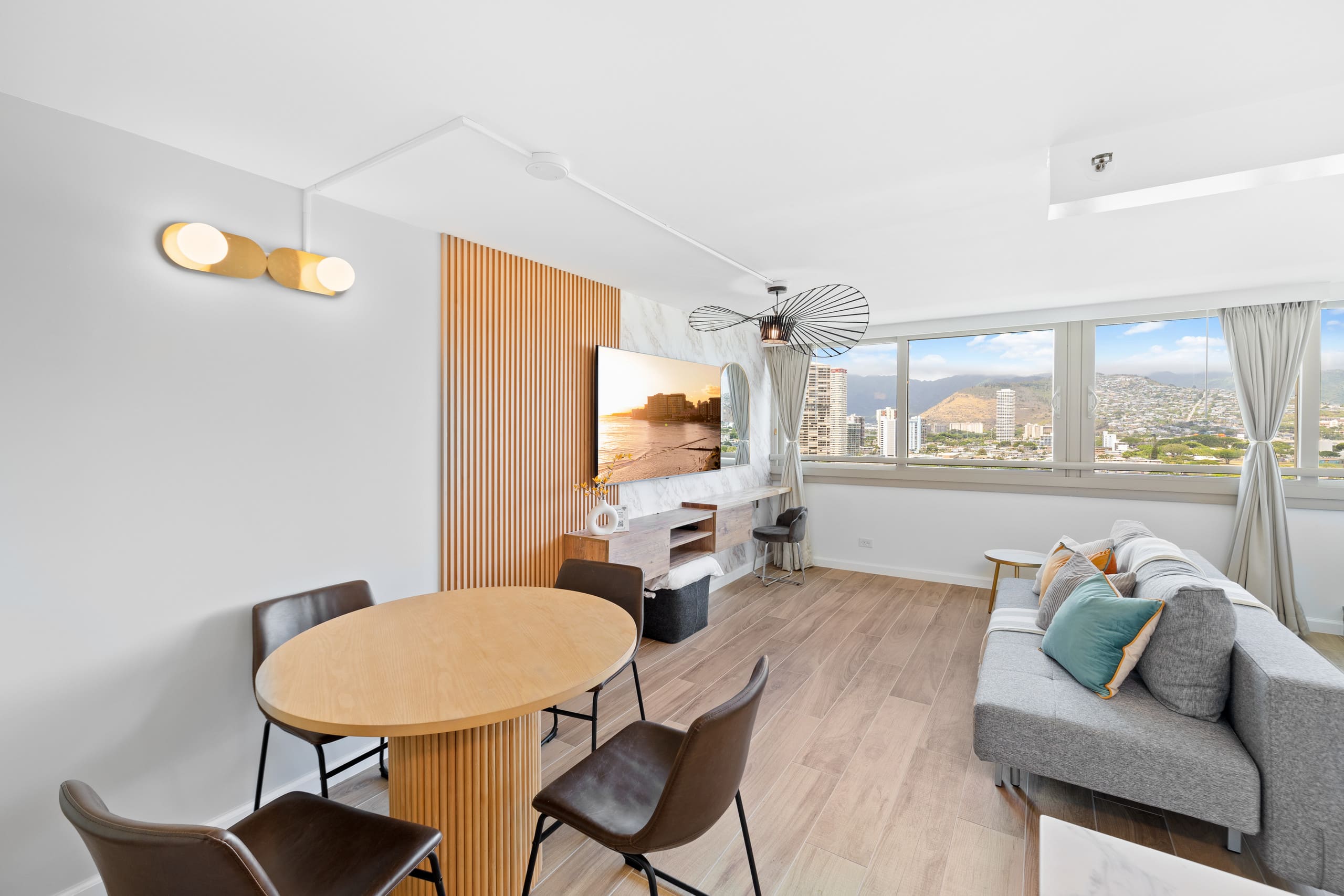 Condo in Honolulu · ★4.94 · 1 bedroom · 3 beds · 1 private bath - Image 15