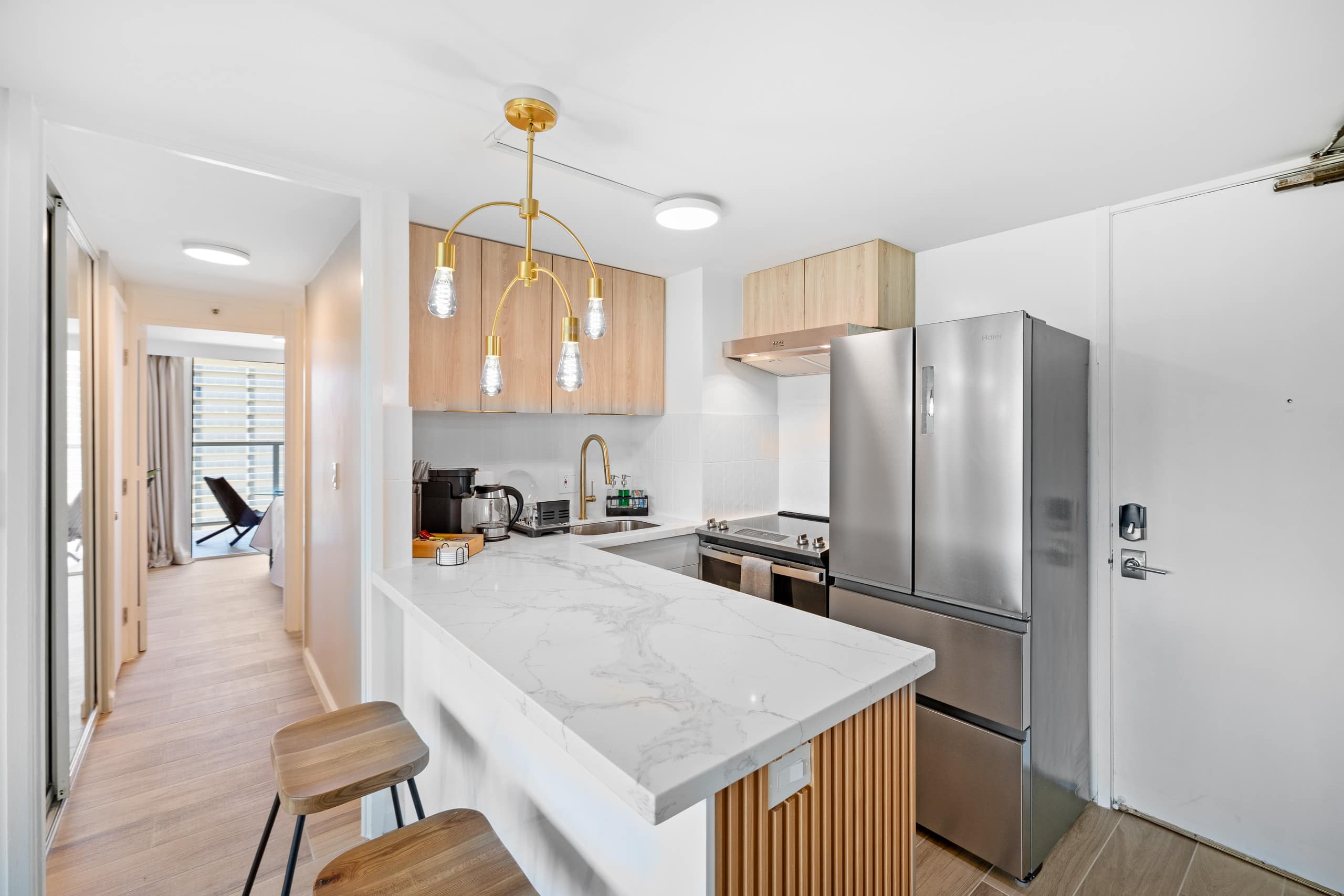 Condo in Honolulu · ★4.94 · 1 bedroom · 3 beds · 1 private bath - Image 4