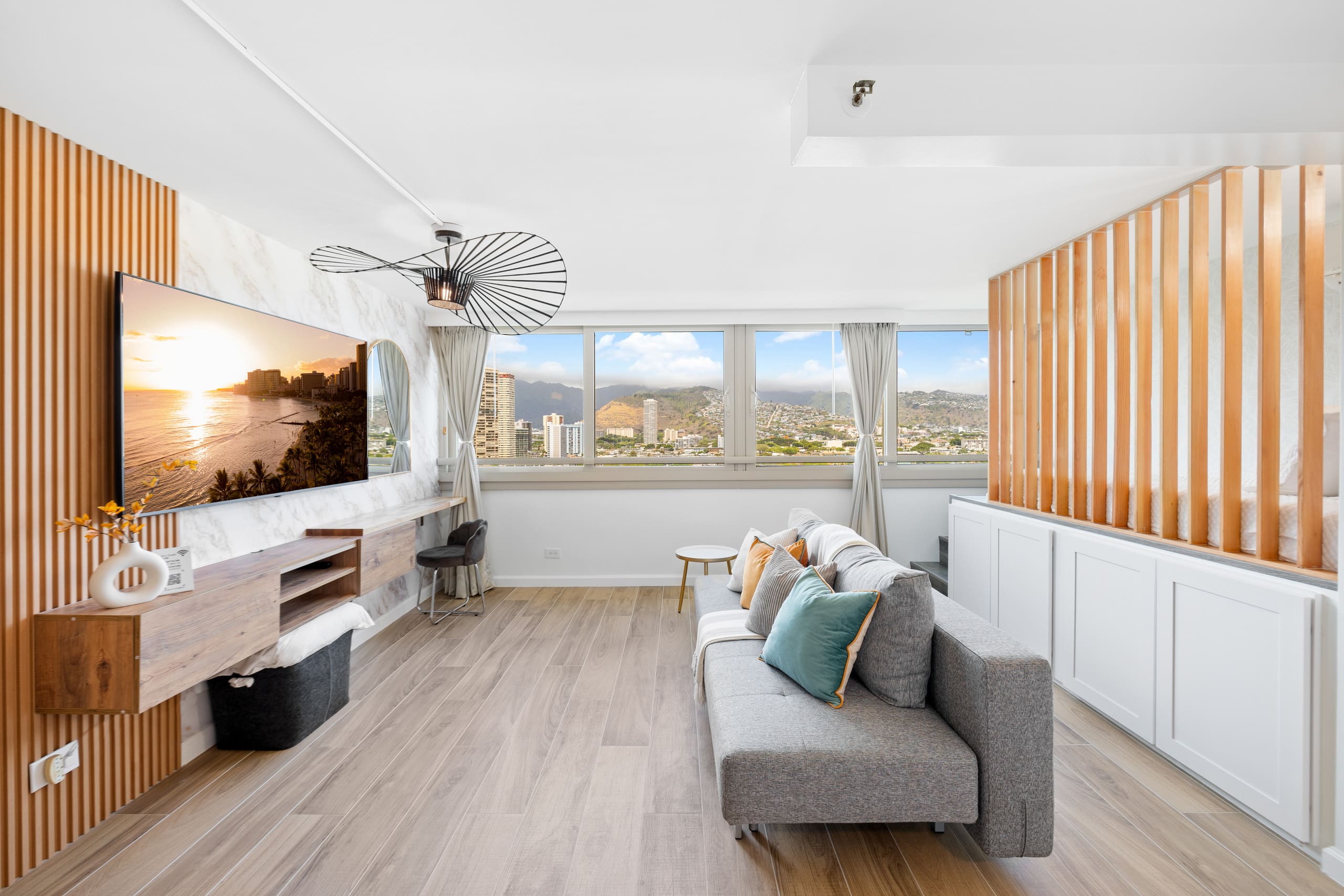 Condo in Honolulu · ★4.94 · 1 bedroom · 3 beds · 1 private bath - Image 9