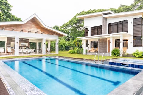 Farmhouse w/pool at San Benito