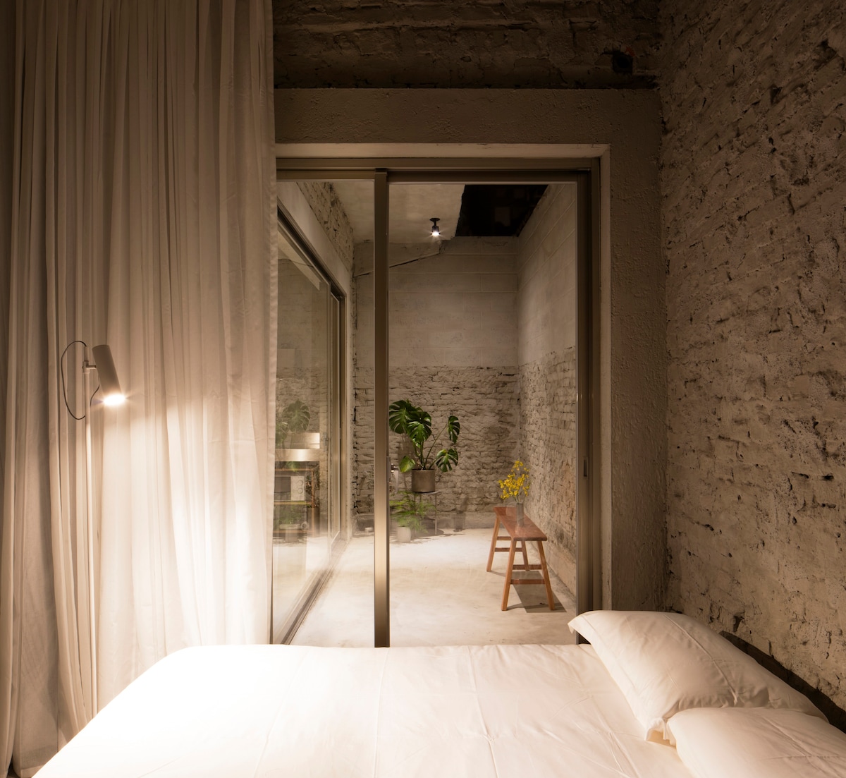 Phòng ngủ 1

nằm trên giường mềm
Bạn cũng có thể tận hưởng cảm giác ngủ với những vì sao trên thế giới.