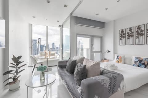 BTS Nana｜Skyline View｜500Mbps WiFi｜Sukhumvit 11