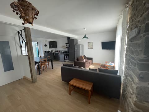 House in the center of Carantec near beaches