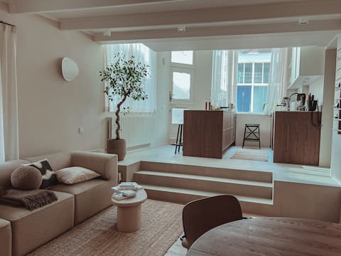 Top performing Airbnb: Calm Oasis in the Heart of Amsterdam in Jordaan
