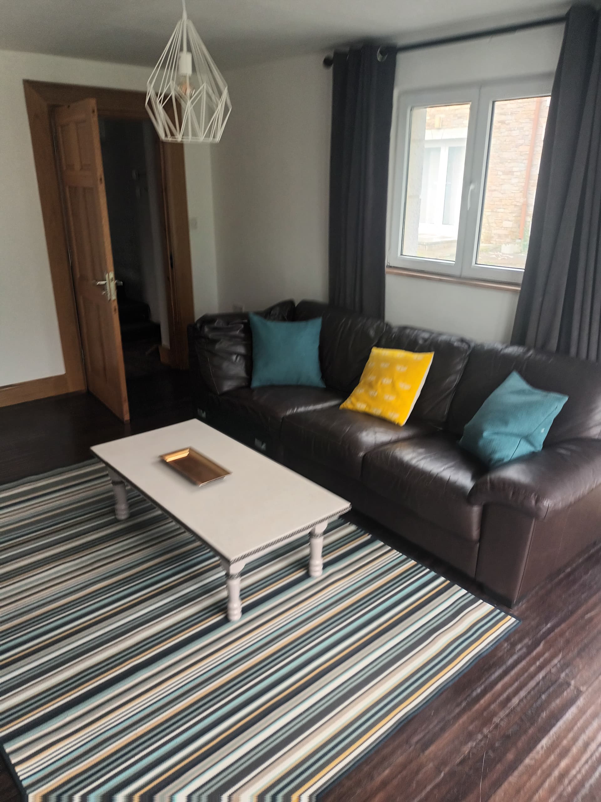 Det Cottage. 1 bed, 1 Bath. Full kitchen