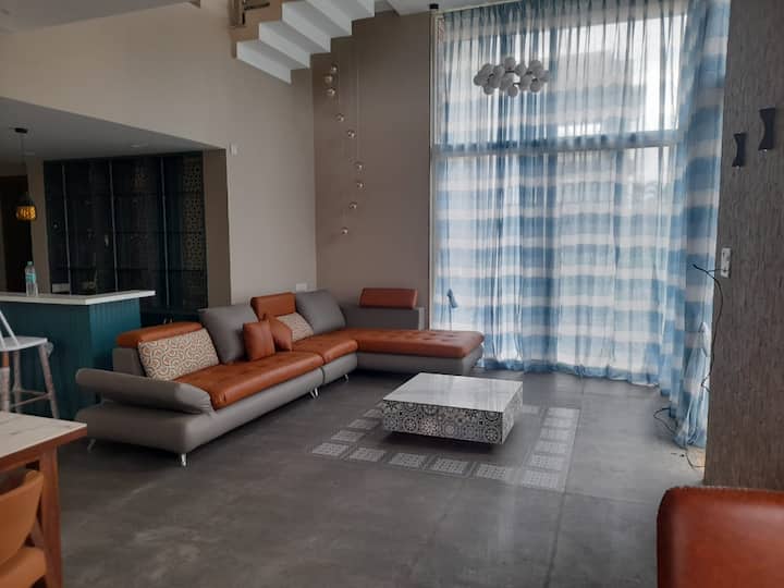 Grande Lux Villa 1, Tub In 3 Bedrooms,plunge Pool - Lonavla