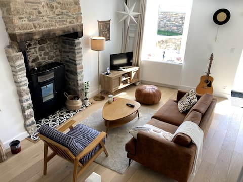 Cottage with sea view