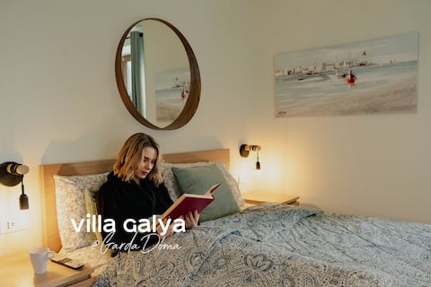 Lakeview studio with patio. Villa Galya @GardaDoma