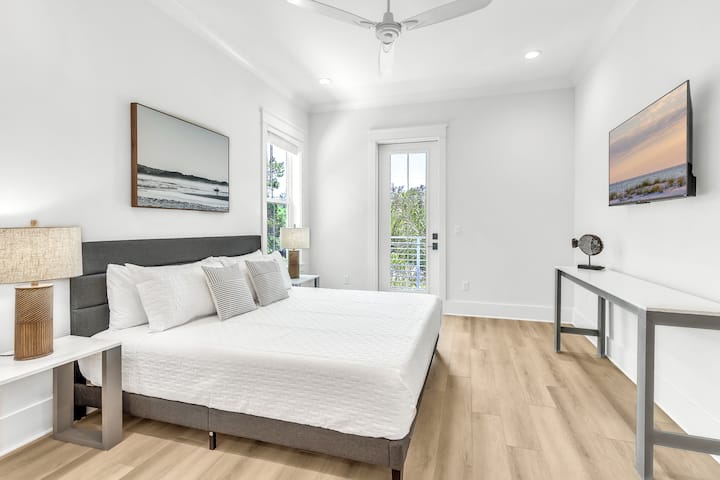 Još jedna bračna soba s privatnom kupaonicom.