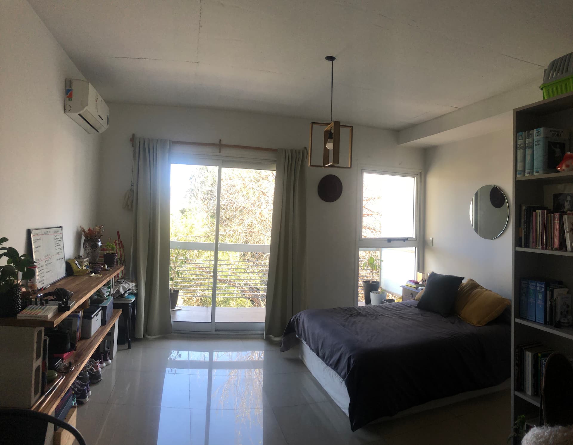 A bright studio in Doho