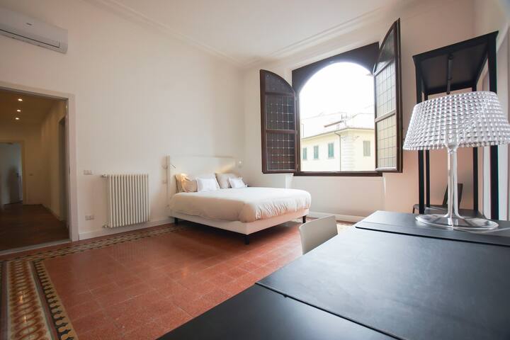 4 Bedrooms +4 Bathrooms+ LIFT | Novella Boutique gallery image 2