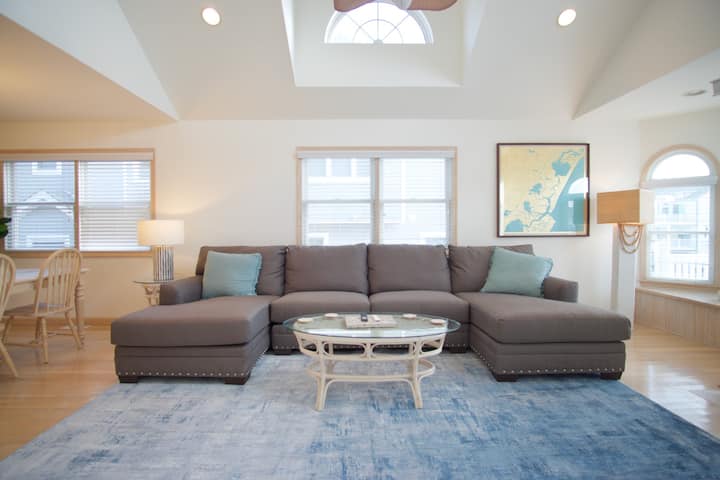 Great Location/spacious/2 Blocks From Beach/sauna - Sea Isle City, NJ
