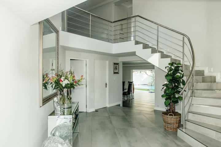 Beach House in Sunset Beach gallery image 2