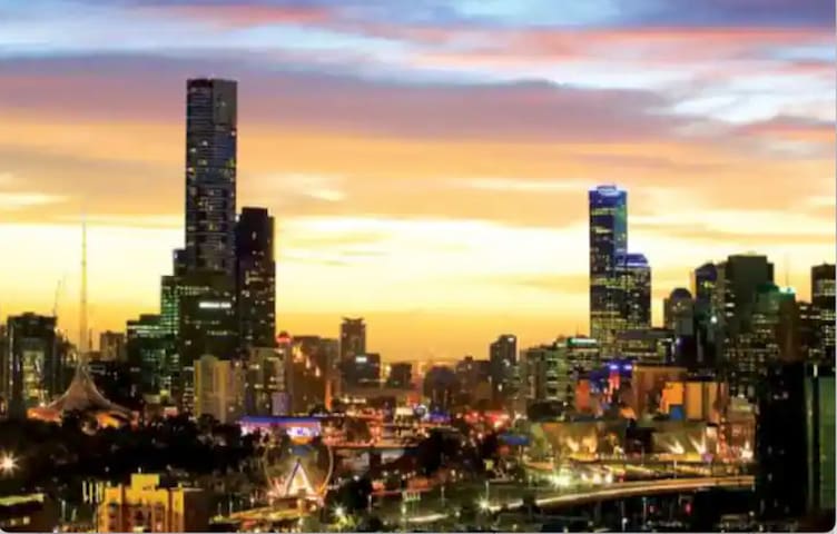 Paris in East Melbourne