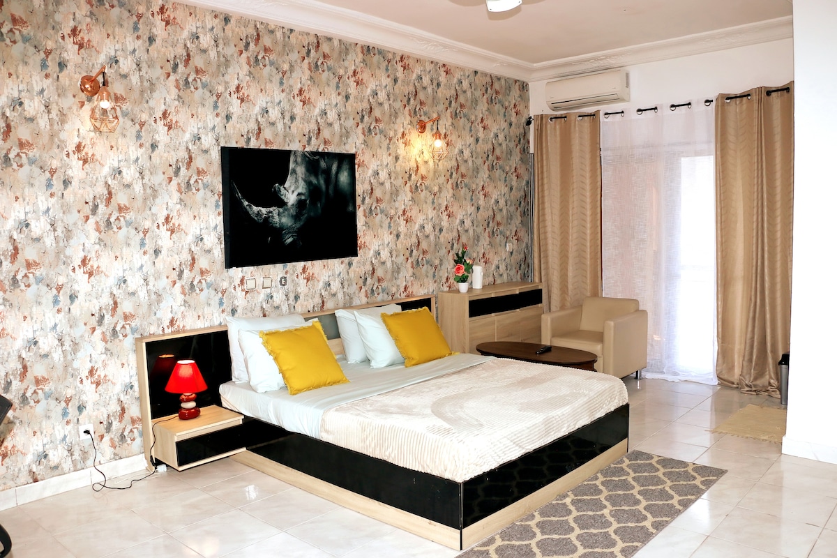 На горния етаж: стая с балкон