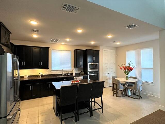 Serene retreat-minutes from COTA,airport, downtown gallery image 4