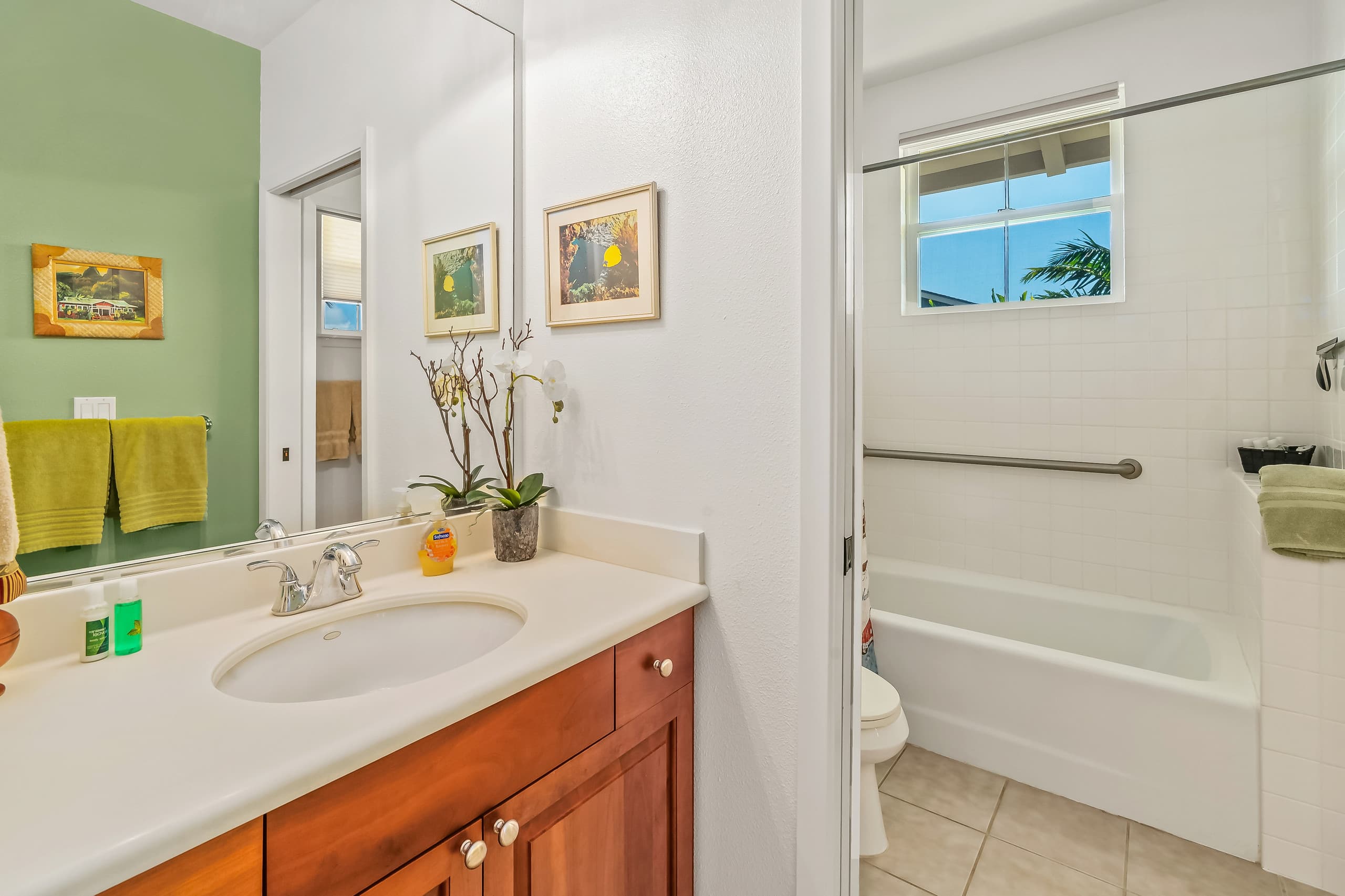 Home in Princeville · ★4.96 · 3 bedrooms · 3 beds · 2.5 baths - Image 17