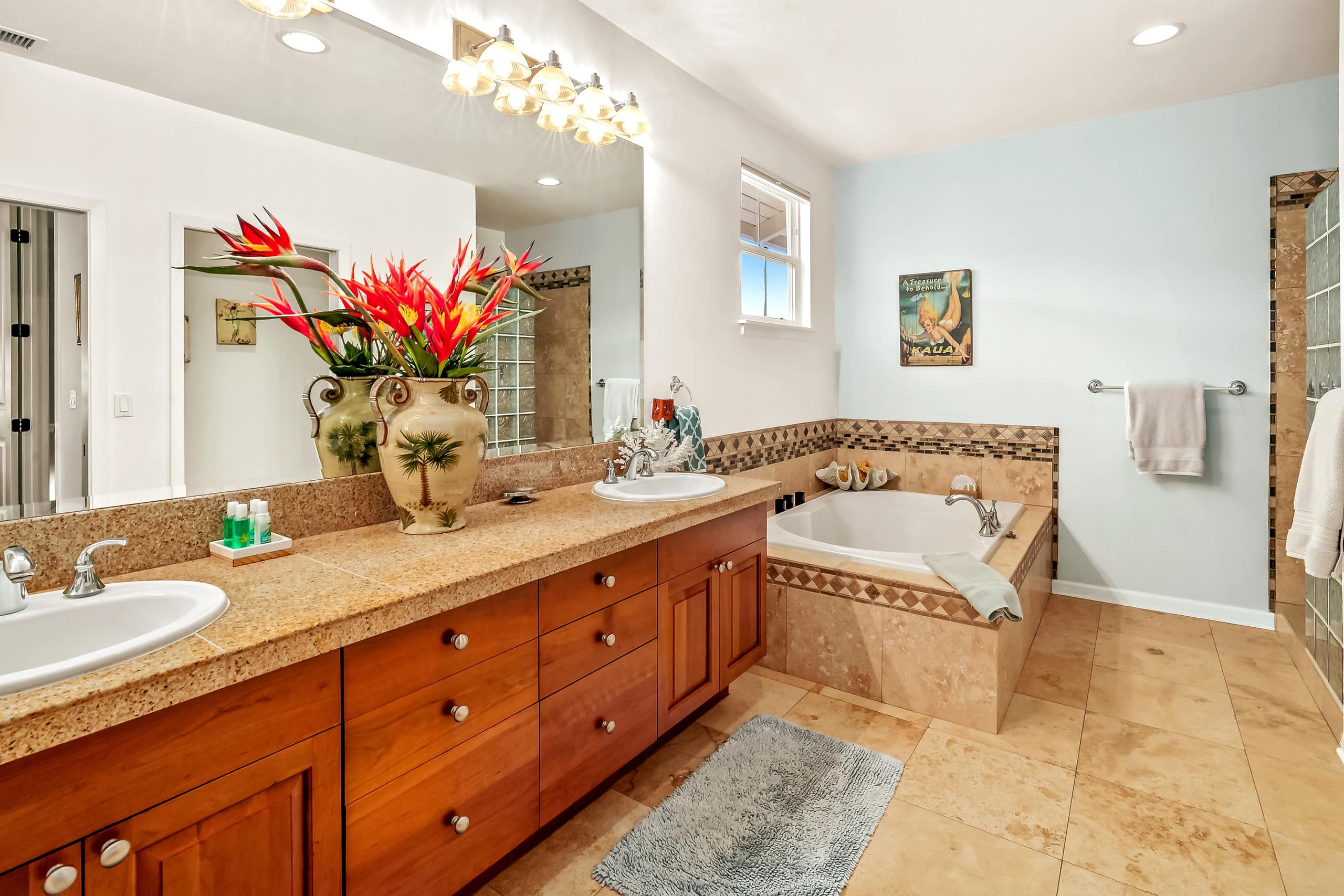 Home in Princeville · ★4.96 · 3 bedrooms · 3 beds · 2.5 baths - Image 15