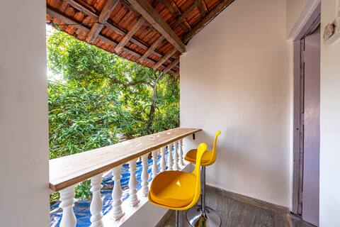 The Loft 1BHK - AC / Fast Wi-Fi / P. Backup