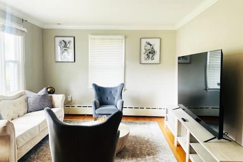 Charming Single-Family, 4 beds, 2 bath, Kingstowne