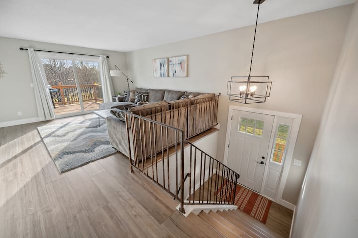 Renovated! 3br 1.5ba King Beds! Mid Term Rental Ok - Brooklyn Park, MN