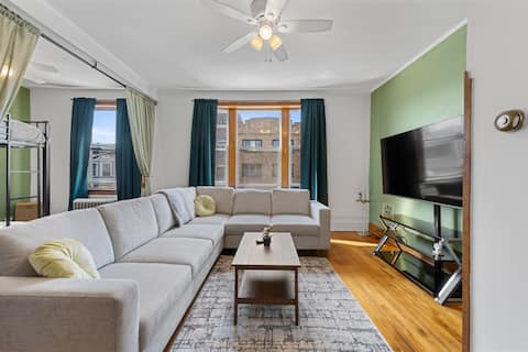 Lovely Apartment 10 miles from Chicago