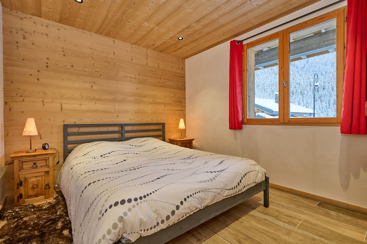 غرفة النوم 1 الطابق الأرضي
سرير كوين *200