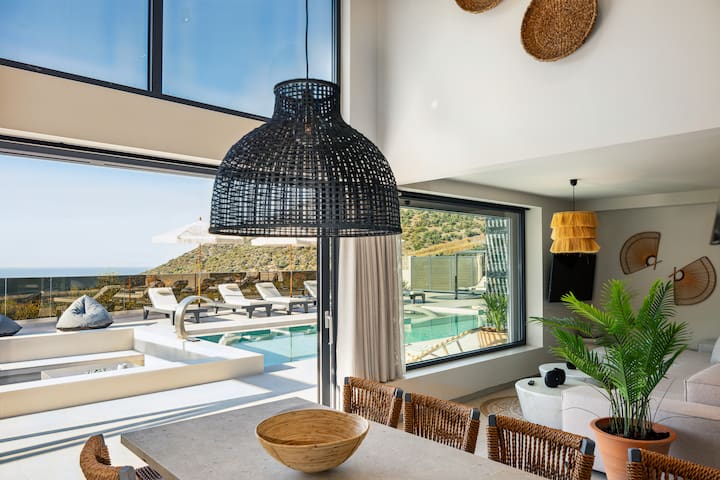 Luxury Estate with Sea View, Fire Pit & near beach gallery image 4