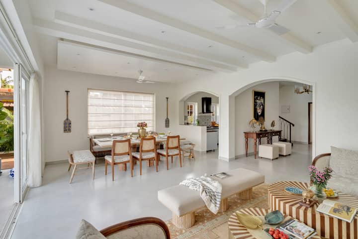 Living area image 6