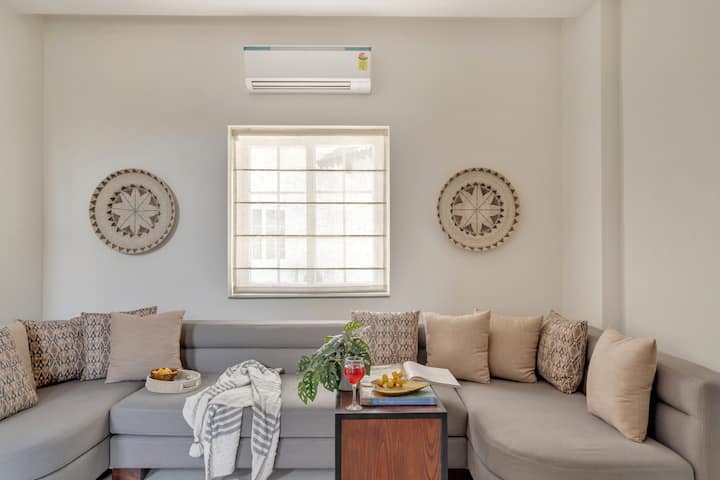 Living area image 5