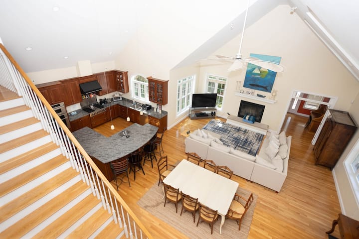 Six Bedroom Ogunquit Estate - Ogunquit, ME