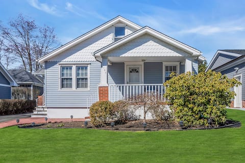Baby Blue Beach Bungalow!