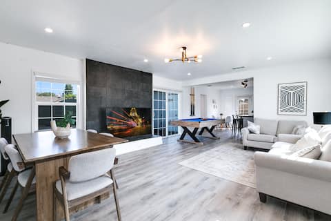 Family Fun Hub | Modern Home | Getaway | Billiards