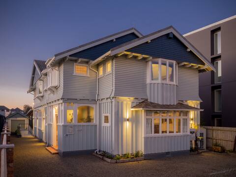 Beautiful Central City Villa - Whole House