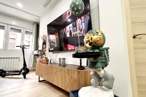 LUXURY: 10 pax Projector, Arcade Machine and Scooters