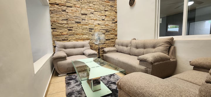 Casa Por La Expo Con Cochera, 4 Cuartos, 3 Baños - Zapopan