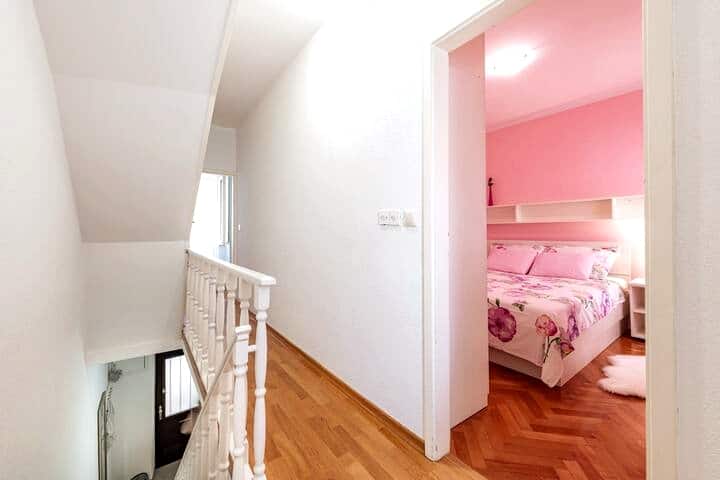 מסדרון - קומה ראשונה