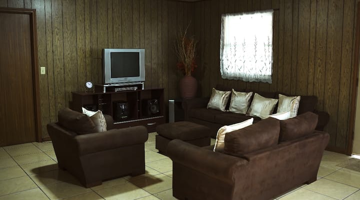 Chalet Ana Mercedez (Colibri) - Amatitlán