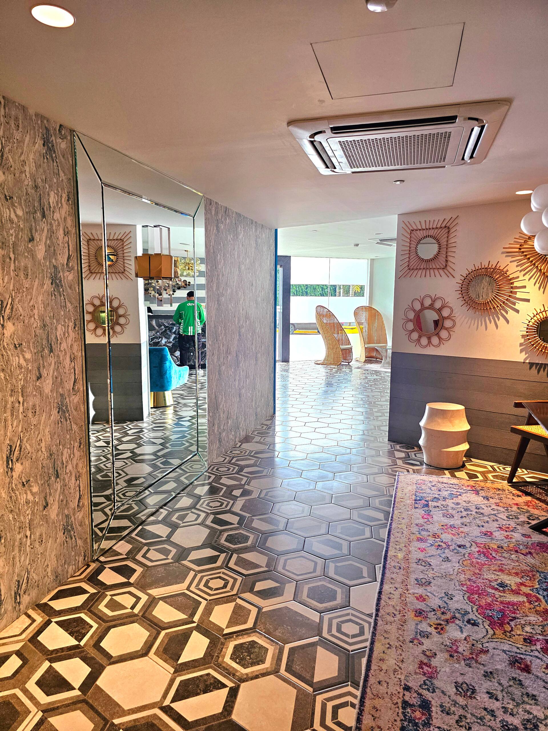 Acellyne's Suites at The Residences at Commonwealth by Century — photo 3