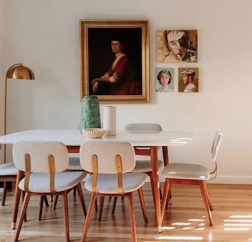 Darlington Mid-Century Charm gallery image 4