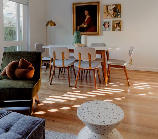 Darlington Mid-Century Charm gallery image 3