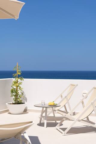 Jako Villa, a few meters away from the beach gallery image 4